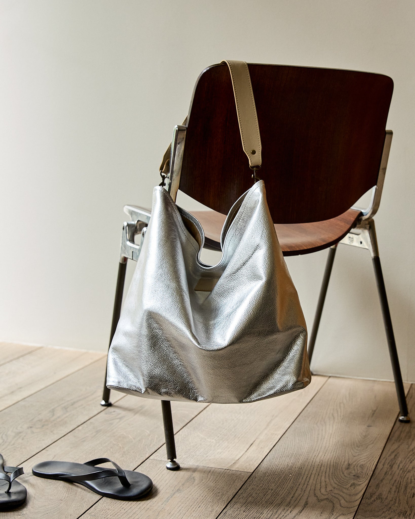 Structured or Slouchy: Which Bag Shape Actually Suits How You Carry