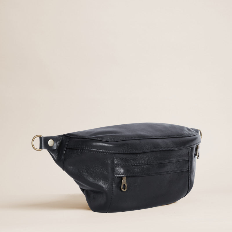 FUNERAL FRENCH ポーチ　バッグ　バックパック　パンク　ハードコア Cross Your Heart Sling - Leather Black – Parker Thatch